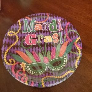 Mardi Gras party paper dinner plates nwt